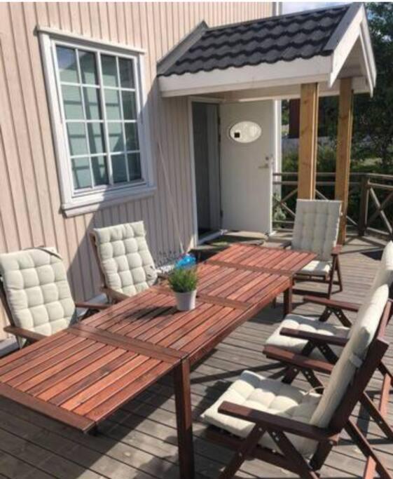 דירות לילהאמר Lys Og Sentral Leilighet Med Terrasse Og Hage מראה חיצוני תמונה