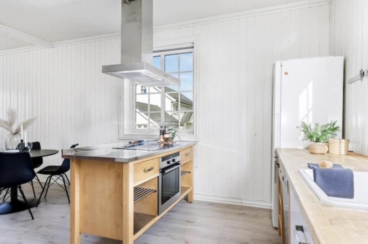 דירות לילהאמר Lys Og Sentral Leilighet Med Terrasse Og Hage מראה חיצוני תמונה
